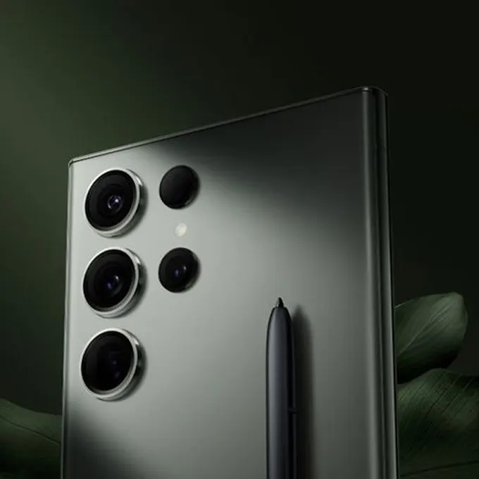 Samsung is a major manufacturer of digital cameras